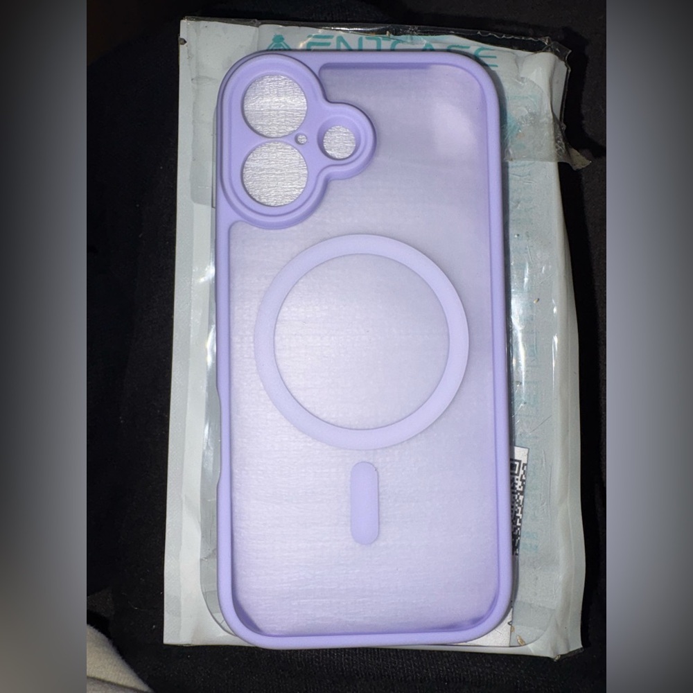 Lilac MagSafe-Compatible Silicone iPhone 17 Case